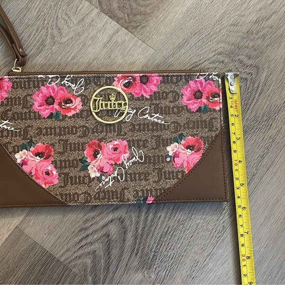 Juicy Couture Wristlet NWOT - Picture 4 of 10